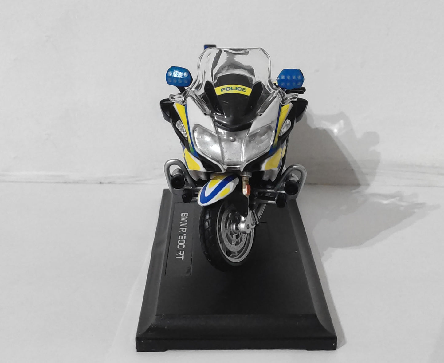 Maisto Toys 1:18 Police BMW R1200 RT Toy Model