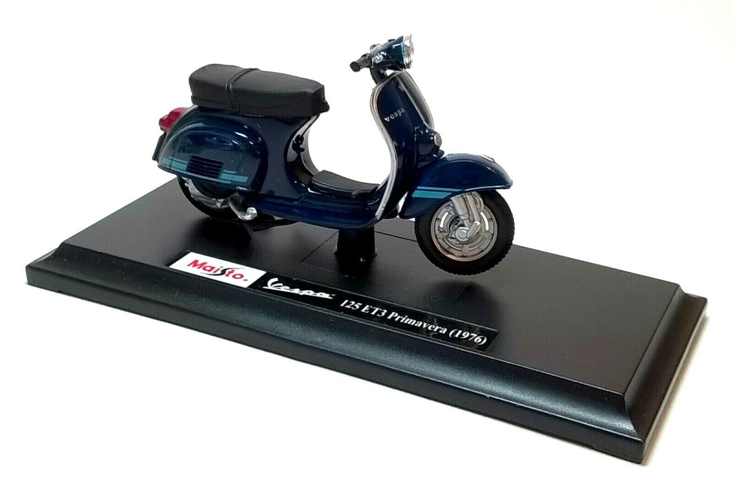 Maisto Toys 1:18 Vespa 125 ET3 Primavera (1978) Blue